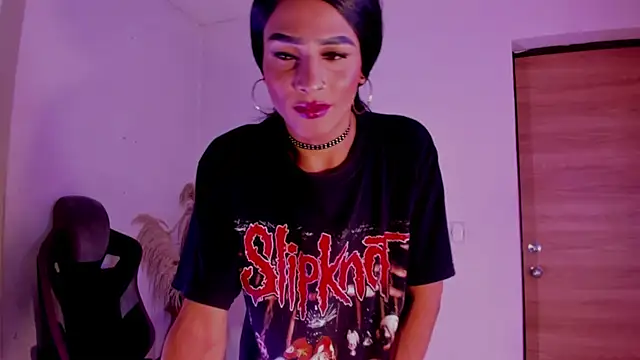 carolinemiller7 online show from 12/02/25, 08:38