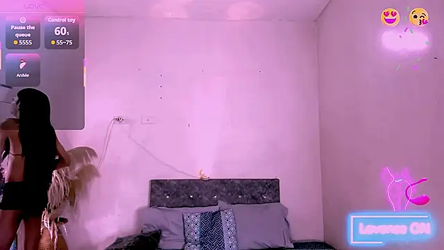 carolinemiller7 online show from 03/28/26, 05:19