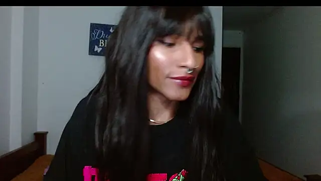 Snapshot of carolinemiller7 chatting on 02/12/25, 08:38 carolinemiller7 online show from 02/12/25, 08:38
