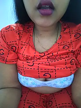 Snapshot of Samarya-78 chatting on 11/08/25, 04:10 Samarya-78 online show from 11/08/25, 04:10