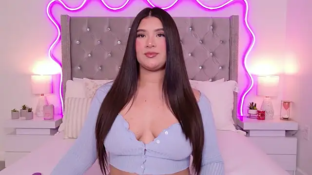 JuliaSUMMERS2022 online show from 02/21/26, 12:01