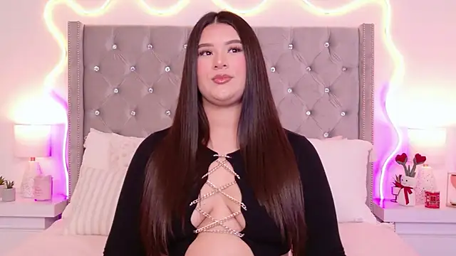 JuliaSUMMERS2022 online show from 02/13/26, 11:05