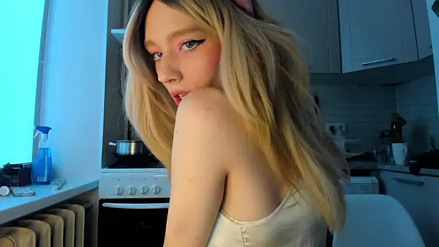 Snapshot of _Alice_Kitty chatting on 01/06/25, 09:19 Alice Kitty online show from 01/06/25, 09:19