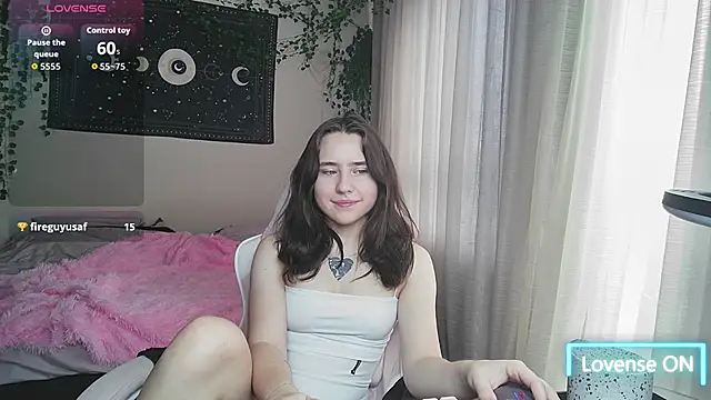 Snapshot of Aurora_workerr chatting on 10/13/25, 04:14 Aurora workerr online show from 10/13/25, 04:14