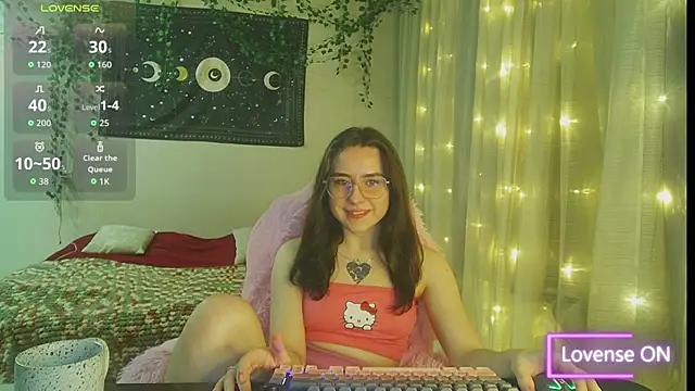 Snapshot of Aurora_workerr chatting on 12/18/25, 12:09 Aurora workerr online show from 12/18/25, 12:09