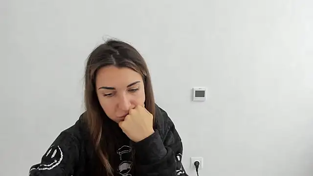 Summmmersky online show from 11/03/25, 12:09