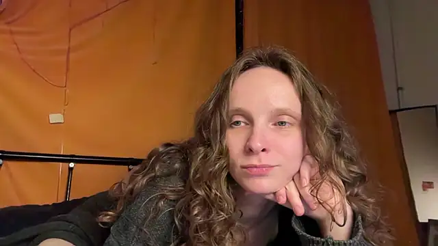 Snapshot of MikkyMoony chatting on 09/26/25, 08:16 MikkyMoony online show from 09/26/25, 08:16