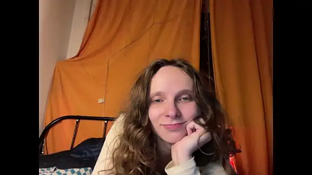 Snapshot of MikkyMoony chatting on 09/23/25, 08:38 MikkyMoony online show from 09/23/25, 08:38