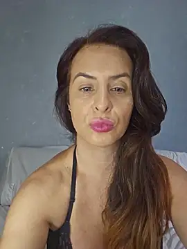 Snapshot of Nina_Sport chatting on 06/13/26, 05:00 Nina Sport online show from 06/13/26, 05:00