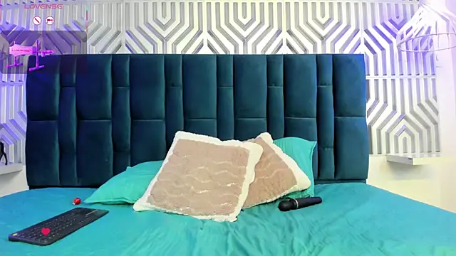 Snapshot of Abbyadams chatting on 10/24/25, 04:22 Abbyadams online show from 10/24/25, 04:22