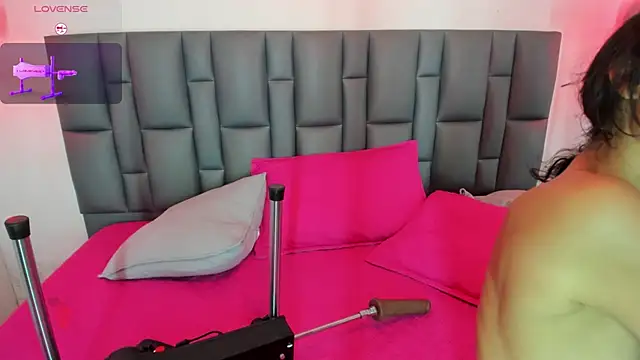 Snapshot of Abbyadams chatting on 10/27/25, 03:18 Abbyadams online show from 10/27/25, 03:18