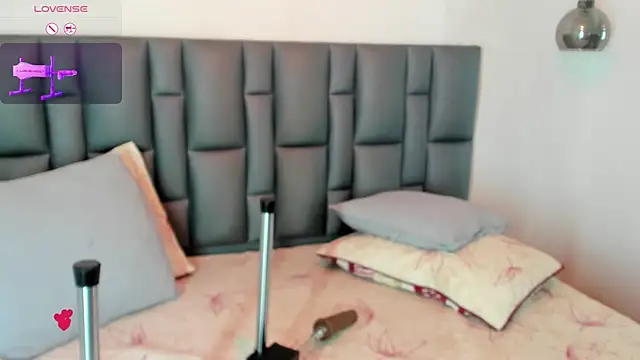 Snapshot of Abbyadams chatting on 11/20/25, 03:07 Abbyadams online show from 11/20/25, 03:07