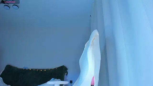 JennyWoody online show from 11/30/25, 02:45