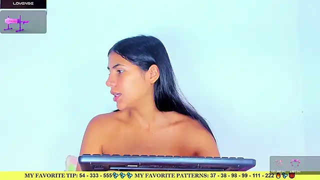 AriannaLewiis online show from 04/22/26, 07:53