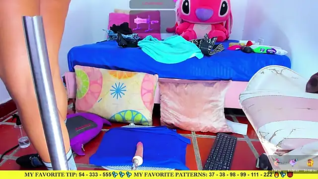 AriannaLewiis online show from 05/13/26, 07:43