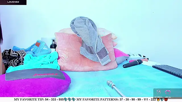 AriannaLewiis online show from 04/09/26, 07:09