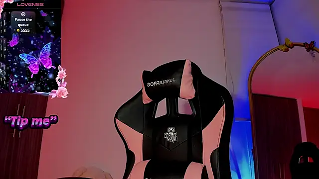 SheilaSmiith online show from 01/14/25, 03:22