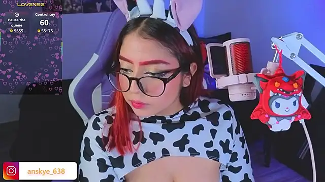 Snapshot of AnngelaSkye chatting on 02/18/26, 06:33 AnngelaSkye online show from 02/18/26, 06:33