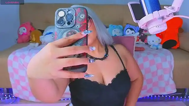 AnngelaSkye online show from 10/05/25, 12:23