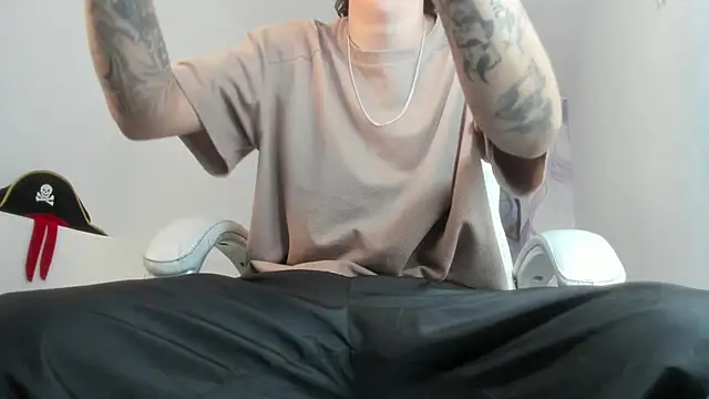 FrannBoy online show from 03/07/26, 04:08