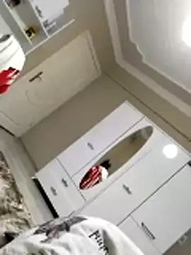 Snapshot of milf_hunter_35 chatting on 04/16/26, 04:57 milf hunter 35 online show from 04/16/26, 04:57