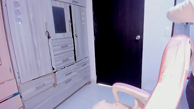 littlelight1 online show from 10/01/25, 01:26