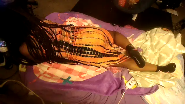 Snapshot of EbonyFetishQueen chatting on 04/08/26, 01:23 EbonyFetishQueen online show from 04/08/26, 01:23