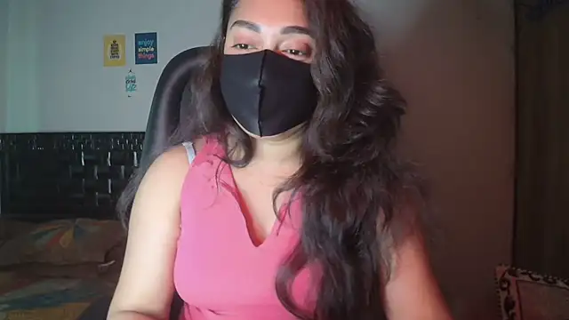 Most-Beautiful-Queen online show from 12/15/25, 07:25