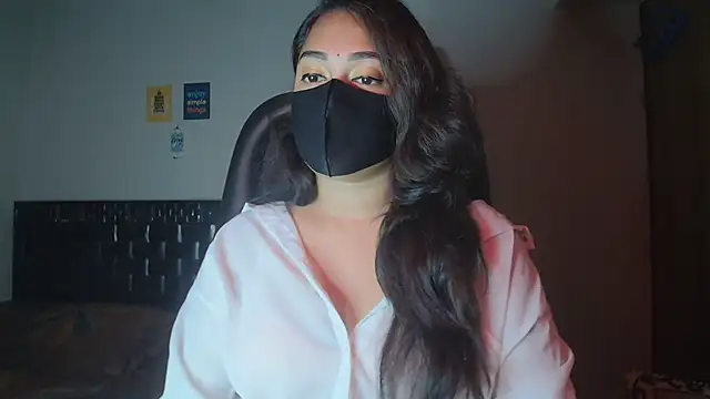 Most-Beautiful-Queen online show from 12/15/25, 07:31