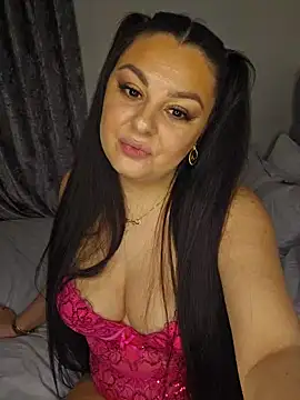 Snapshot of Britishbella chatting on 02/16/25, 12:52 Britishbella online show from 02/16/25, 12:52