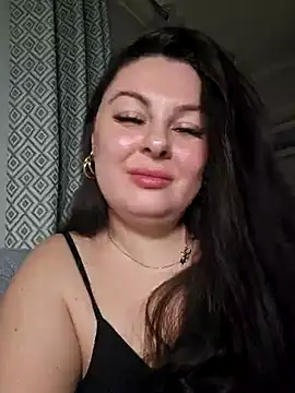 Snapshot of Britishbella chatting on 02/18/25, 01:43 Britishbella online show from 02/18/25, 01:43
