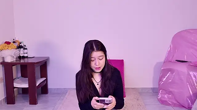 Snapshot of pink_flower_ chatting on 10/09/25, 11:38 pink flower online show from 10/09/25, 11:38