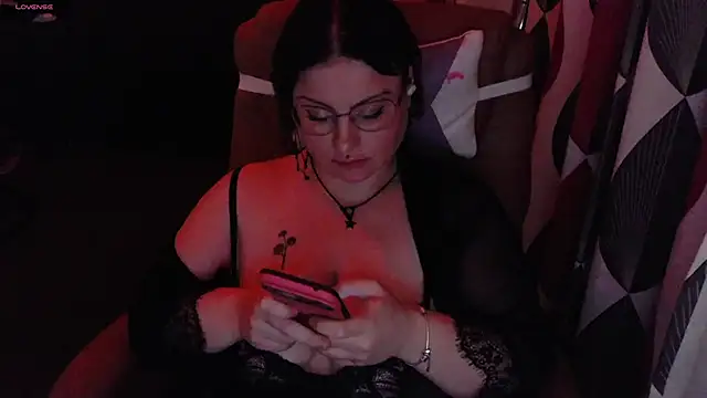 Snapshot of submissiveslut1996 chatting on 02/25/25, 09:48 submissiveslut1996 online show from 02/25/25, 09:48