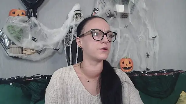 IzabelllNoir online show from 10/28/25, 05:29