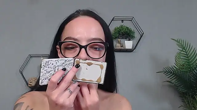IzabelllNoir online show from 05/14/26, 07:27