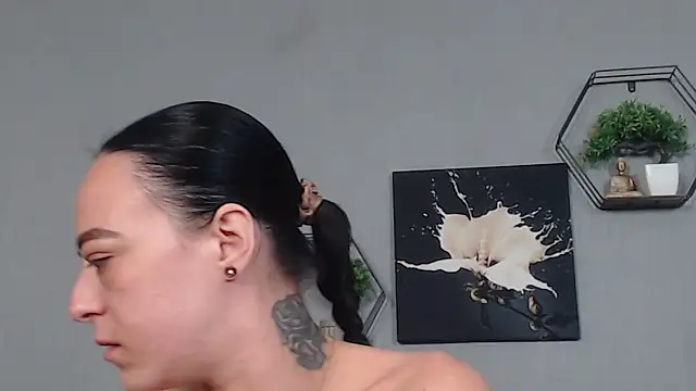 IzabelllNoir online show from 04/28/26, 07:57