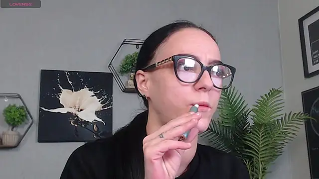 IzabelllNoir online show from 03/28/26, 08:48