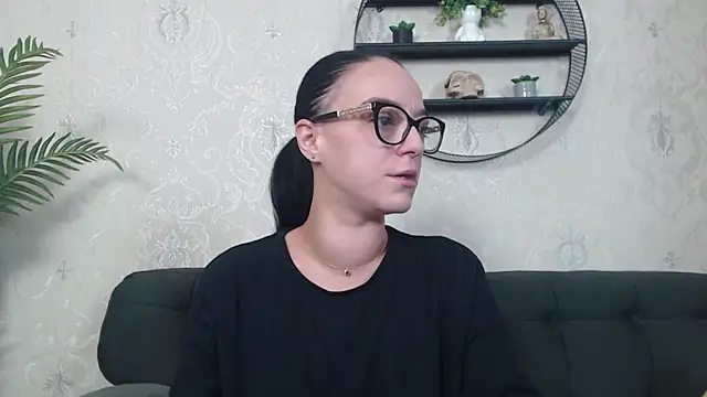 IzabelllNoir online show from 11/14/25, 07:56