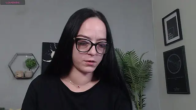 IzabelllNoir online show from 04/04/26, 07:15