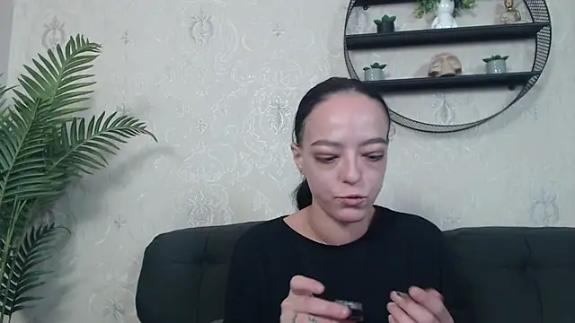 IzabelllNoir online show from 11/21/25, 07:51