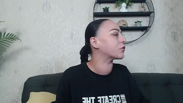 IzabelllNoir online show from 11/26/25, 10:04