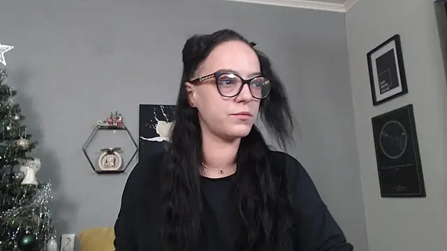 IzabelllNoir online show from 12/23/25, 06:02