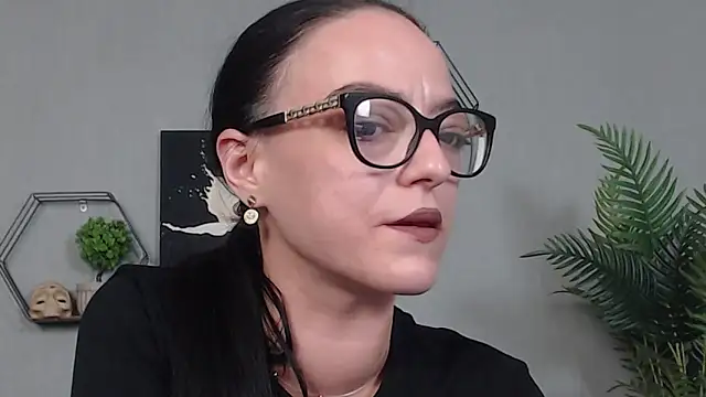 IzabelllNoir online show from 05/15/26, 06:06