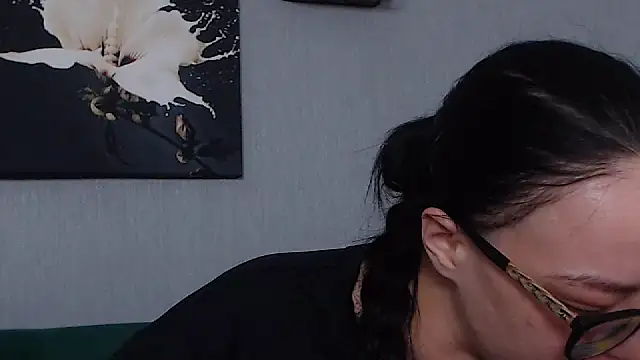 Snapshot of IzabelllNoir chatting on 02/20/25, 12:36 IzabelllNoir online show from 02/20/25, 12:36