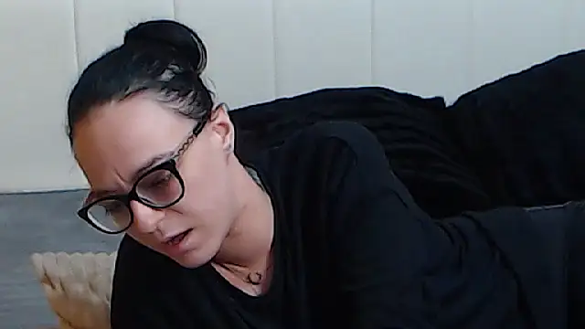 Snapshot of IzabelllNoir chatting on 03/17/25, 09:33 IzabelllNoir online show from 03/17/25, 09:33