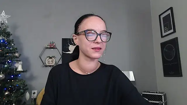 IzabelllNoir online show from 12/19/25, 06:38