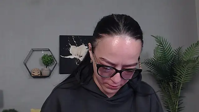 IzabelllNoir online show from 05/17/26, 10:04