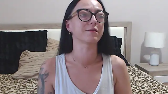 Snapshot of IzabelllNoir chatting on 06/16/26, 07:41 IzabelllNoir online show from 06/16/26, 07:41