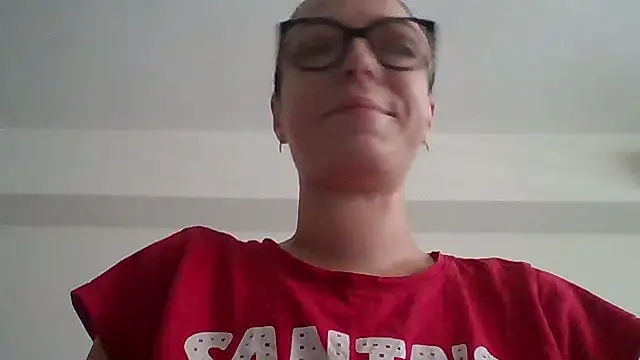 Snapshot of IzabelllNoir chatting on 06/11/26, 09:17 IzabelllNoir online show from 06/11/26, 09:17