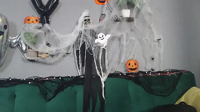 IzabelllNoir online show from 10/29/25, 06:34